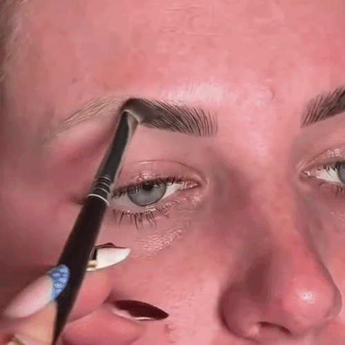 Mascara pentru Sprâncene Waterproof 24H – Fixare Naturală, Nu Se Întinde